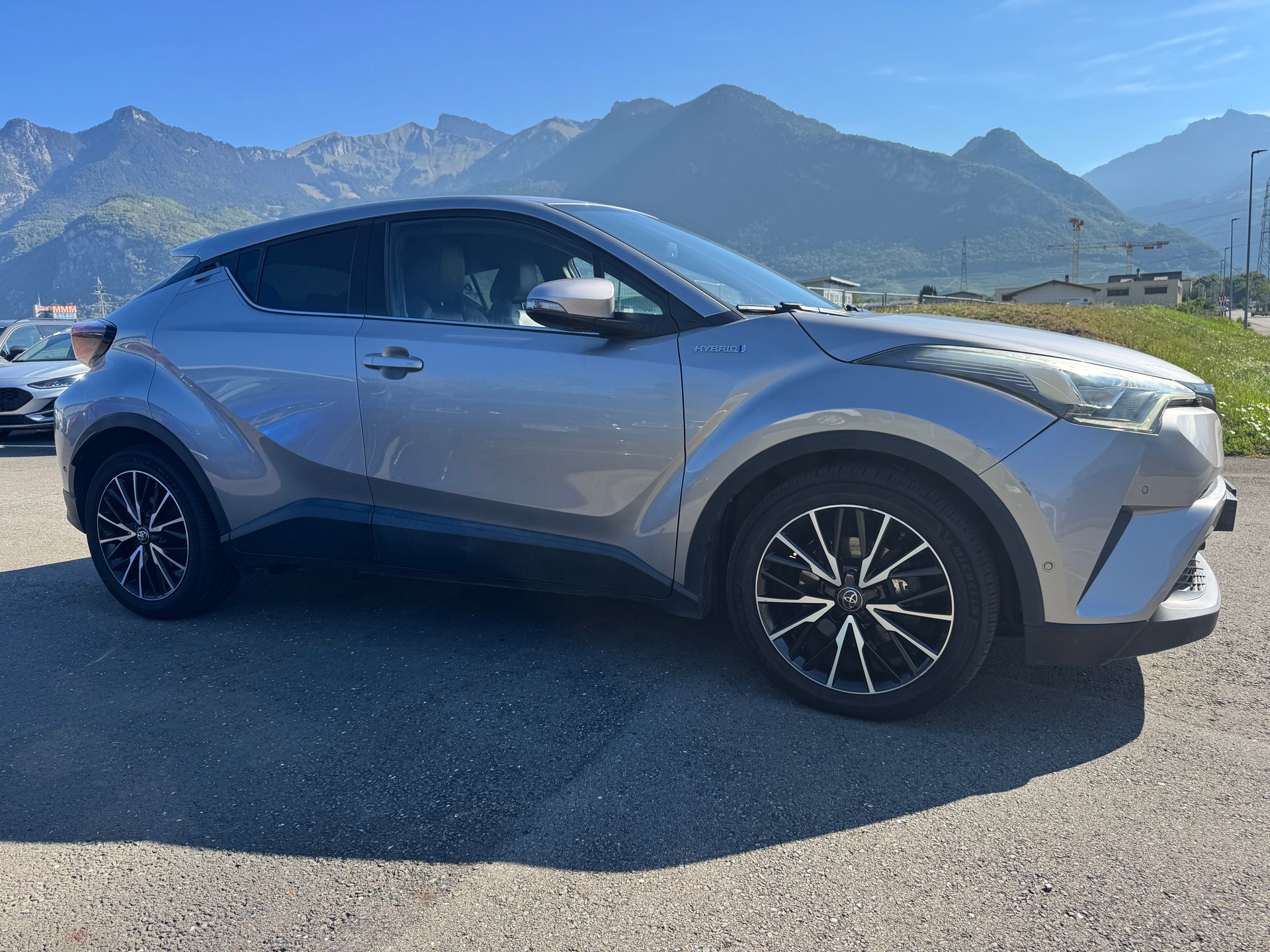 TOYOTA C-HR 1.8 HSD Comfort CVT-image-4
