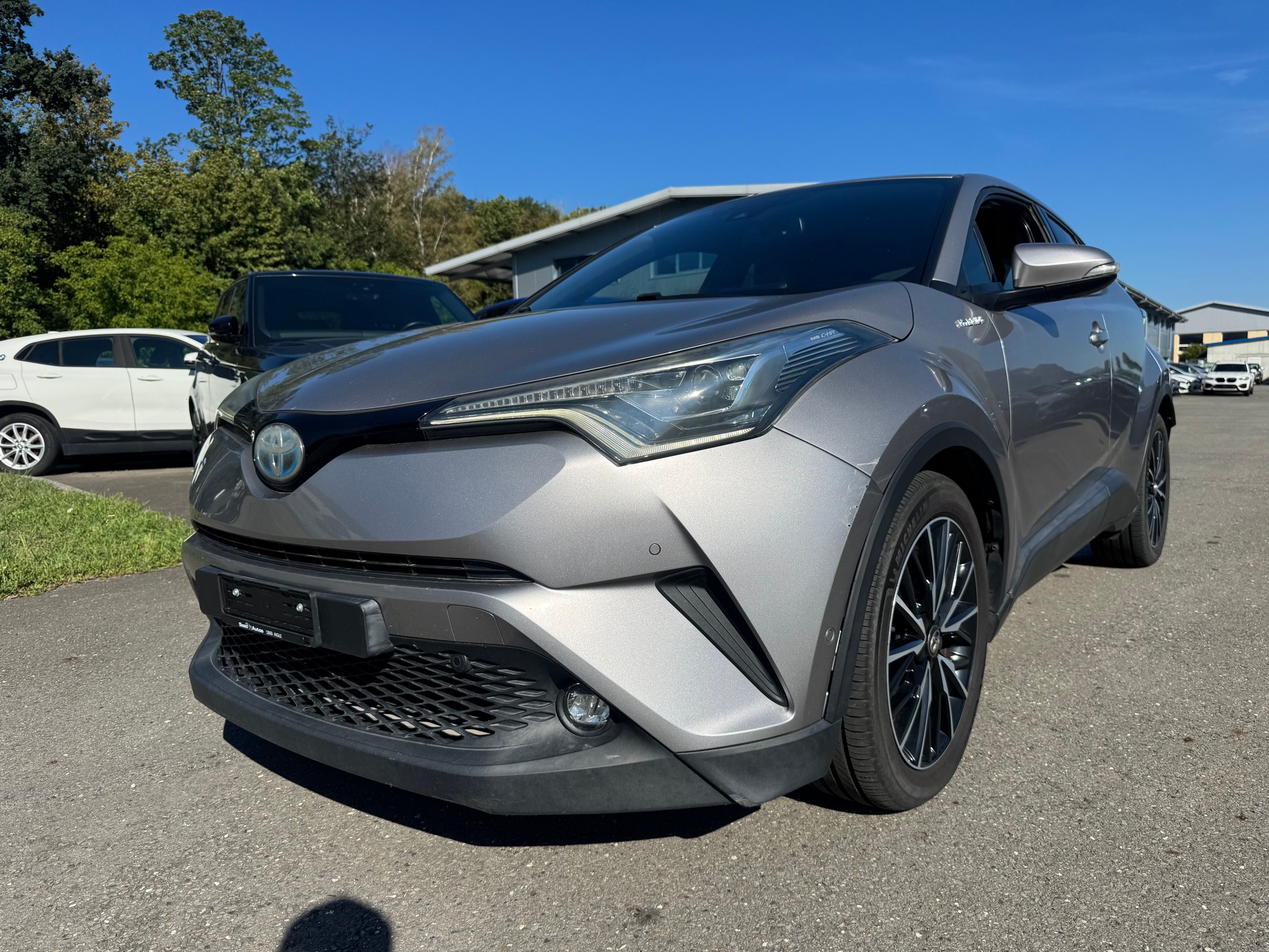 TOYOTA C-HR 1.8 HSD Comfort CVT-image-1