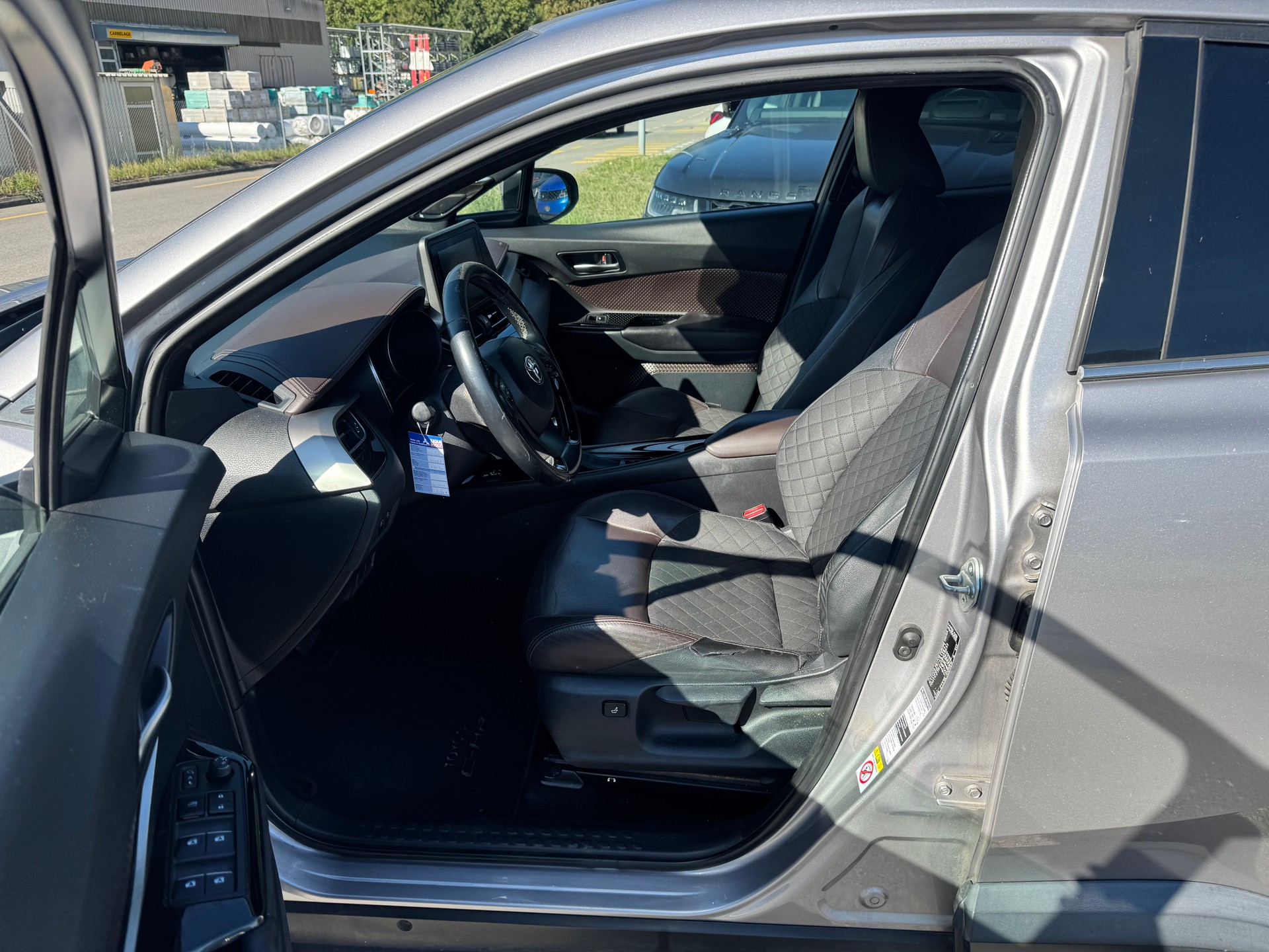 TOYOTA C-HR 1.8 HSD Comfort CVT-image-10