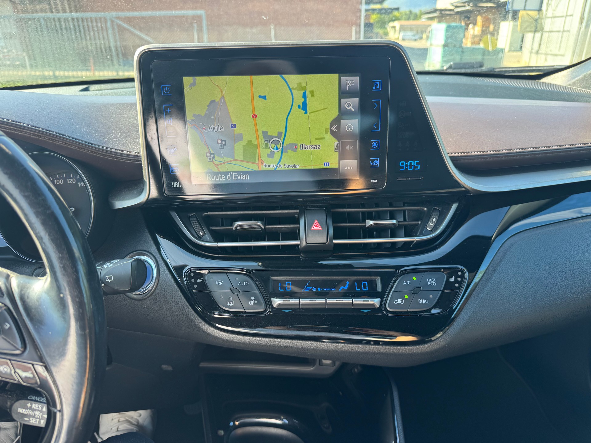 TOYOTA C-HR 1.8 HSD Comfort CVT-image-16