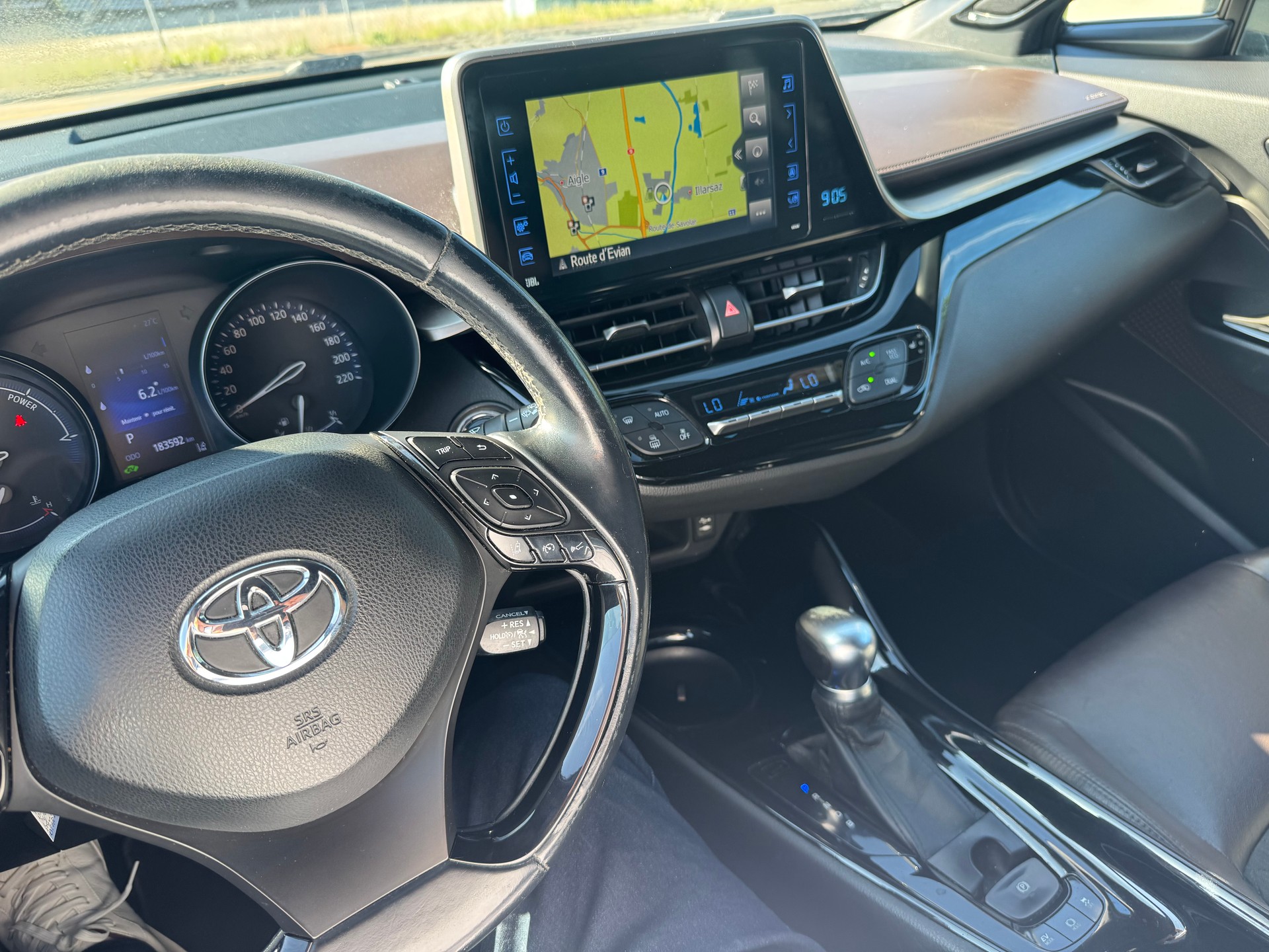 TOYOTA C-HR 1.8 HSD Comfort CVT-image-18