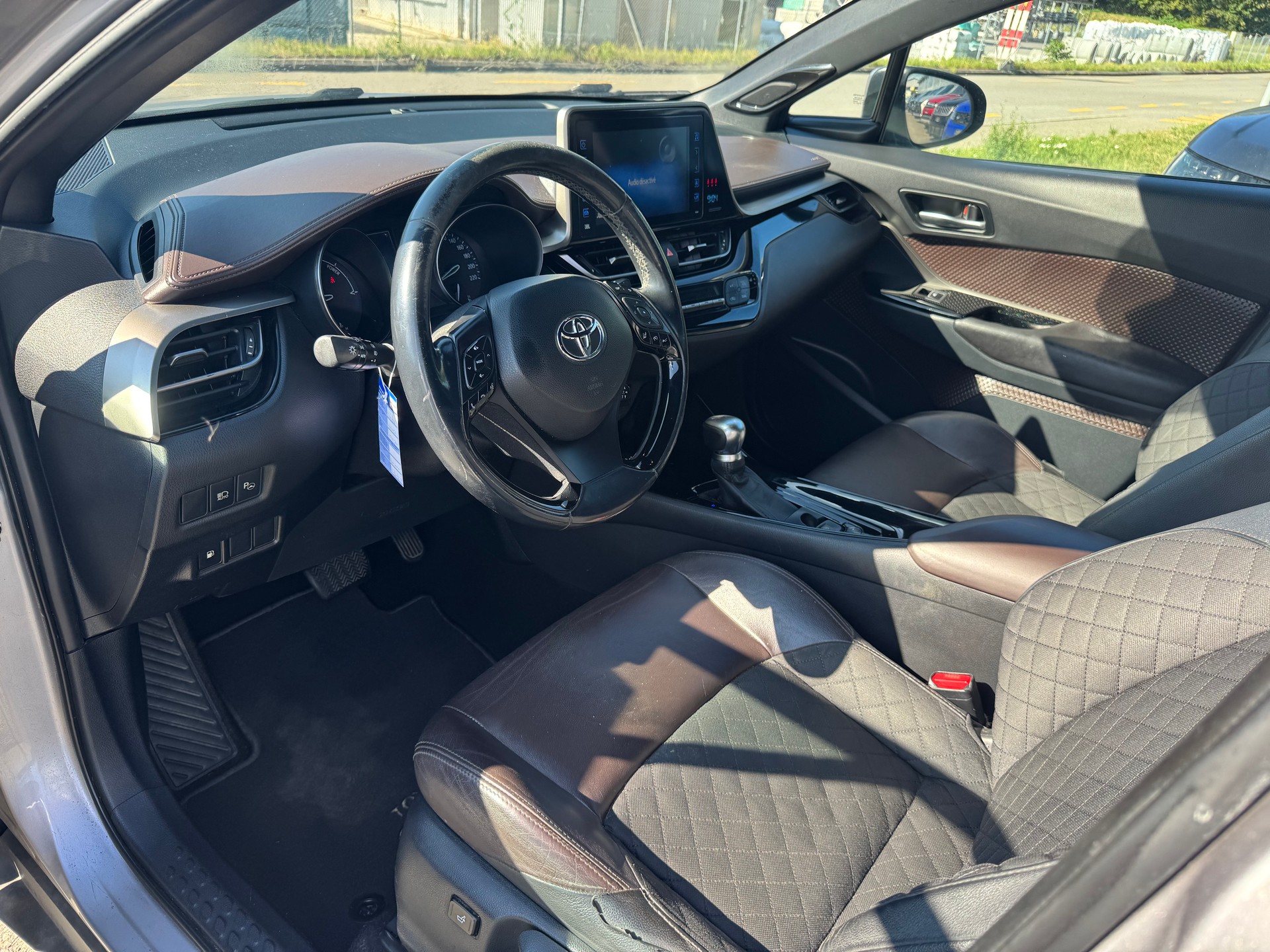 TOYOTA C-HR 1.8 HSD Comfort CVT-image-12