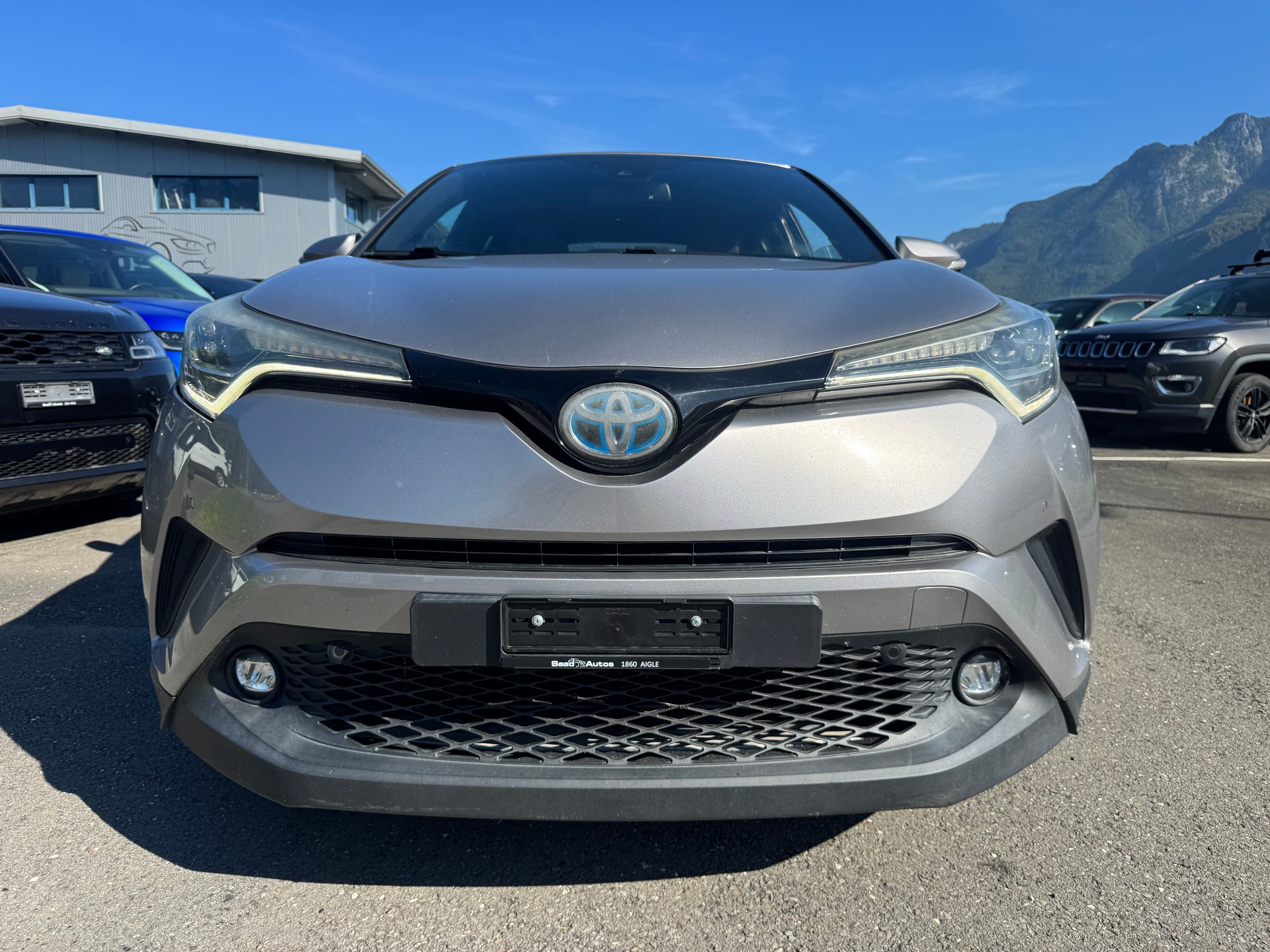 TOYOTA C-HR 1.8 HSD Comfort CVT-image-2