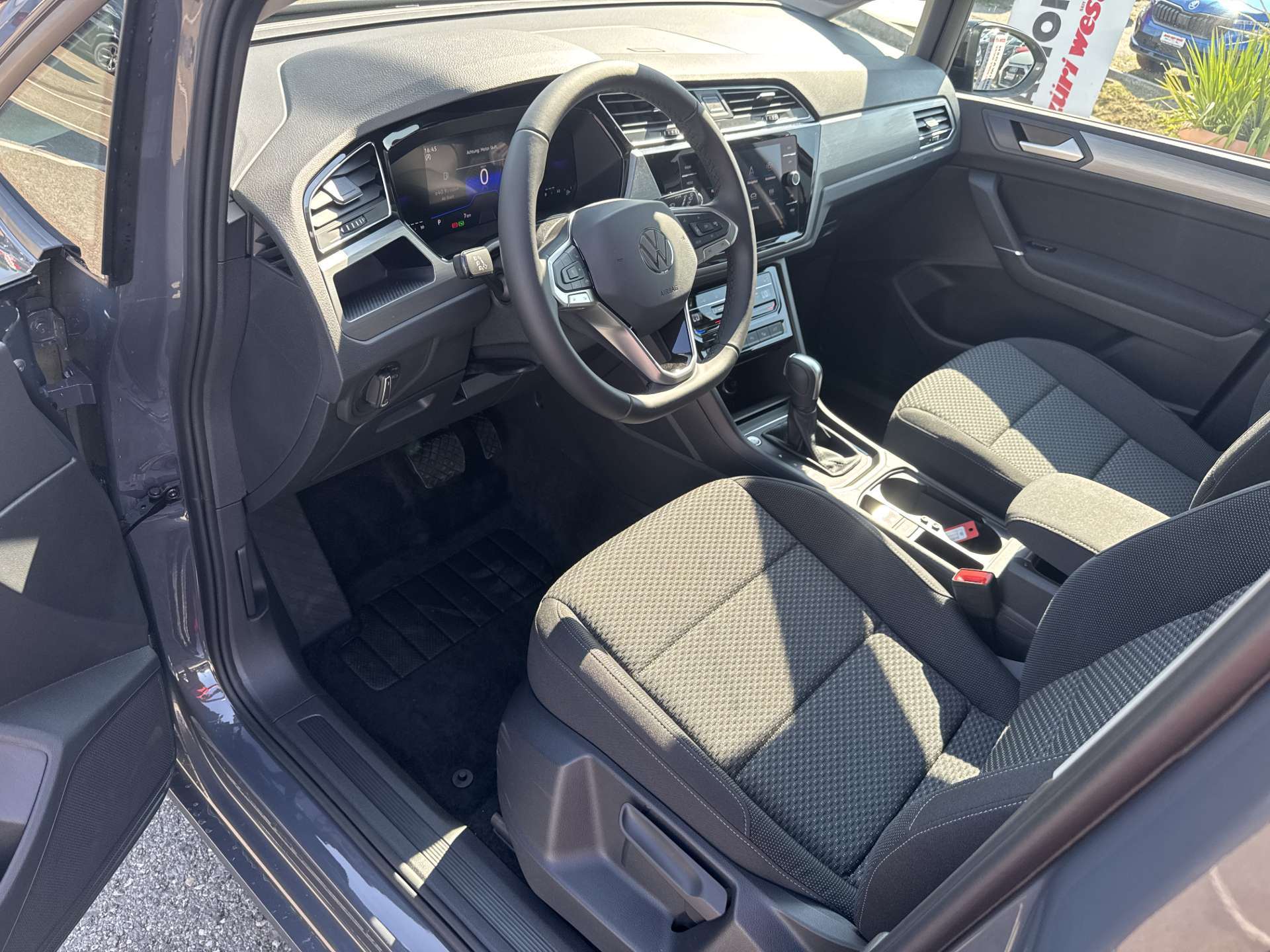 VW Touran 1.5 TSi EVO Comfortline Edition DSG-Automat 7-Plätzer-image-4