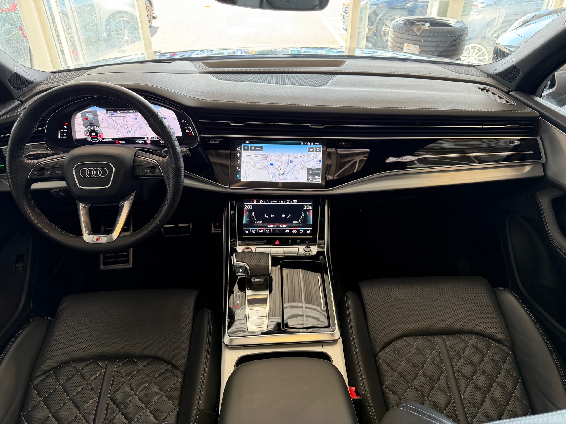 AUDI SQ7 TFSI quattro | CH | Audi Garantie 2027 | NP: 170K | 22" | Black Optik | Massage | Pano | 7Sitz |-image-26