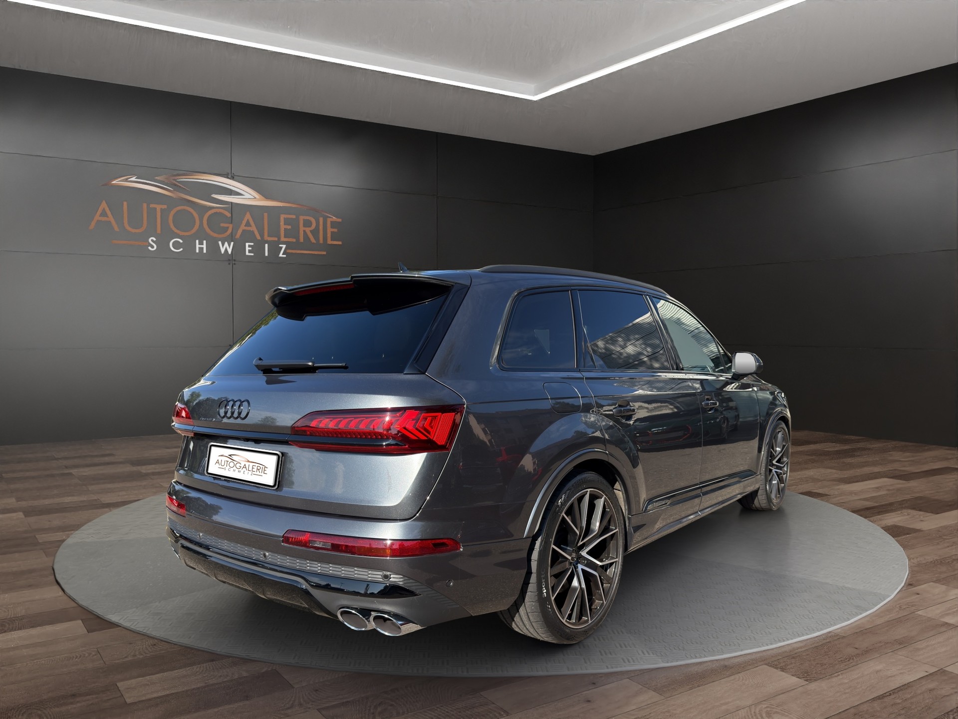 AUDI SQ7 TFSI quattro | CH | Audi Garantie 2027 | NP: 170K | 22" | Black Optik | Massage | Pano | 7Sitz |-image-4