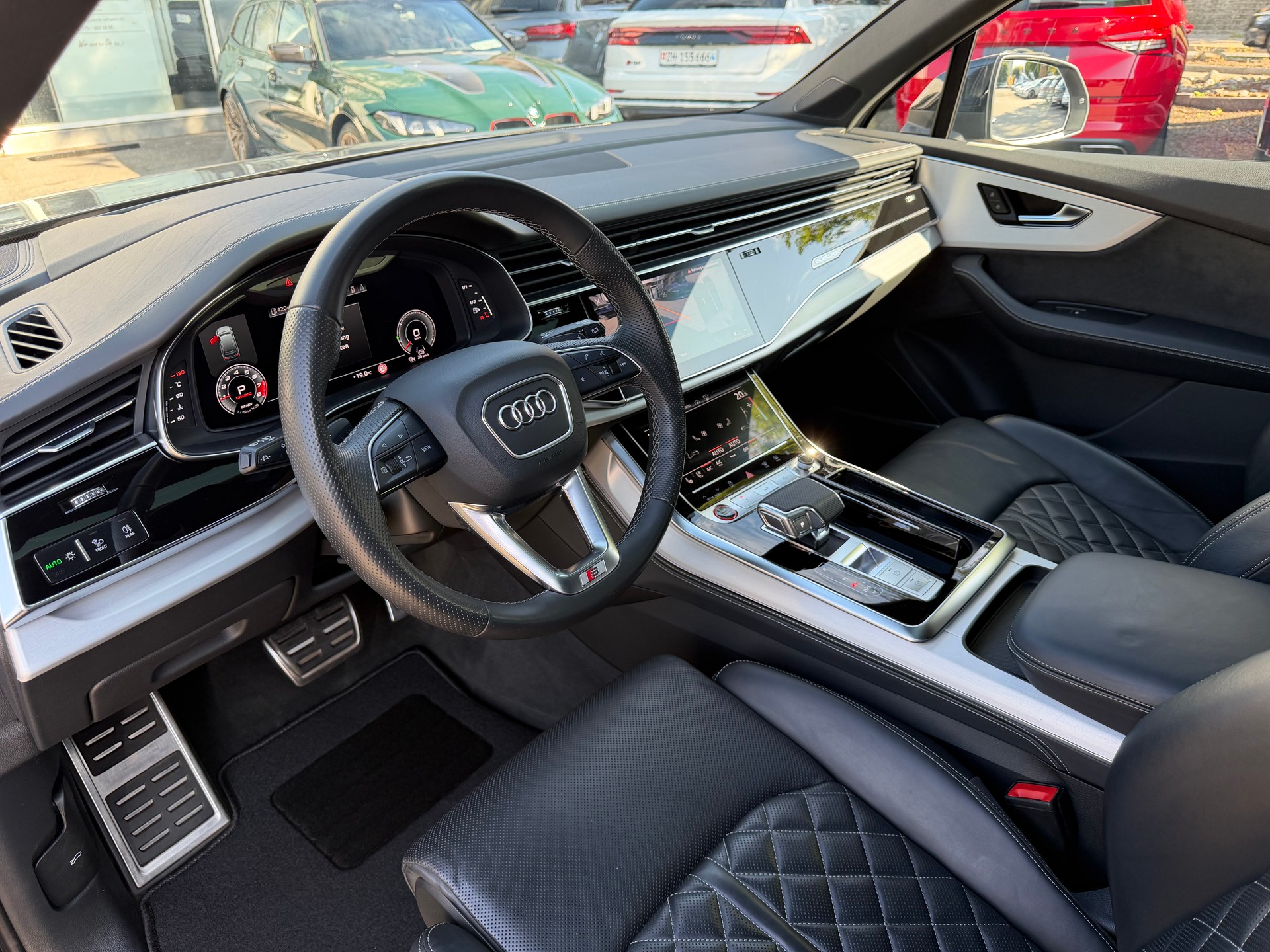 AUDI SQ7 TFSI quattro | CH | Audi Garantie 2027 | NP: 170K | 22" | Black Optik | Massage | Pano | 7Sitz |-image-10
