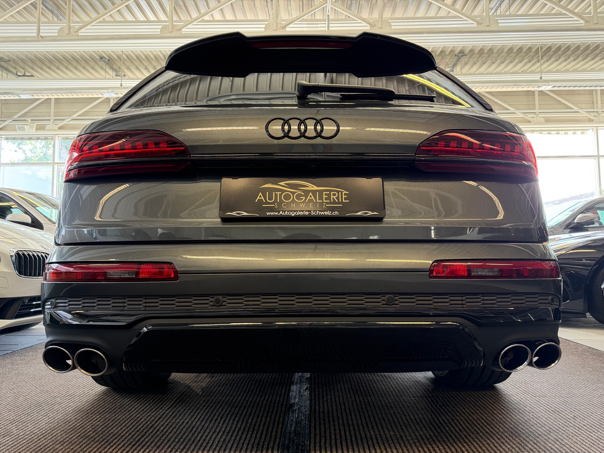 AUDI SQ7 TFSI quattro | CH | Audi Garantie 2027 | NP: 170K | 22" | Black Optik | Massage | Pano | 7Sitz |-image-29