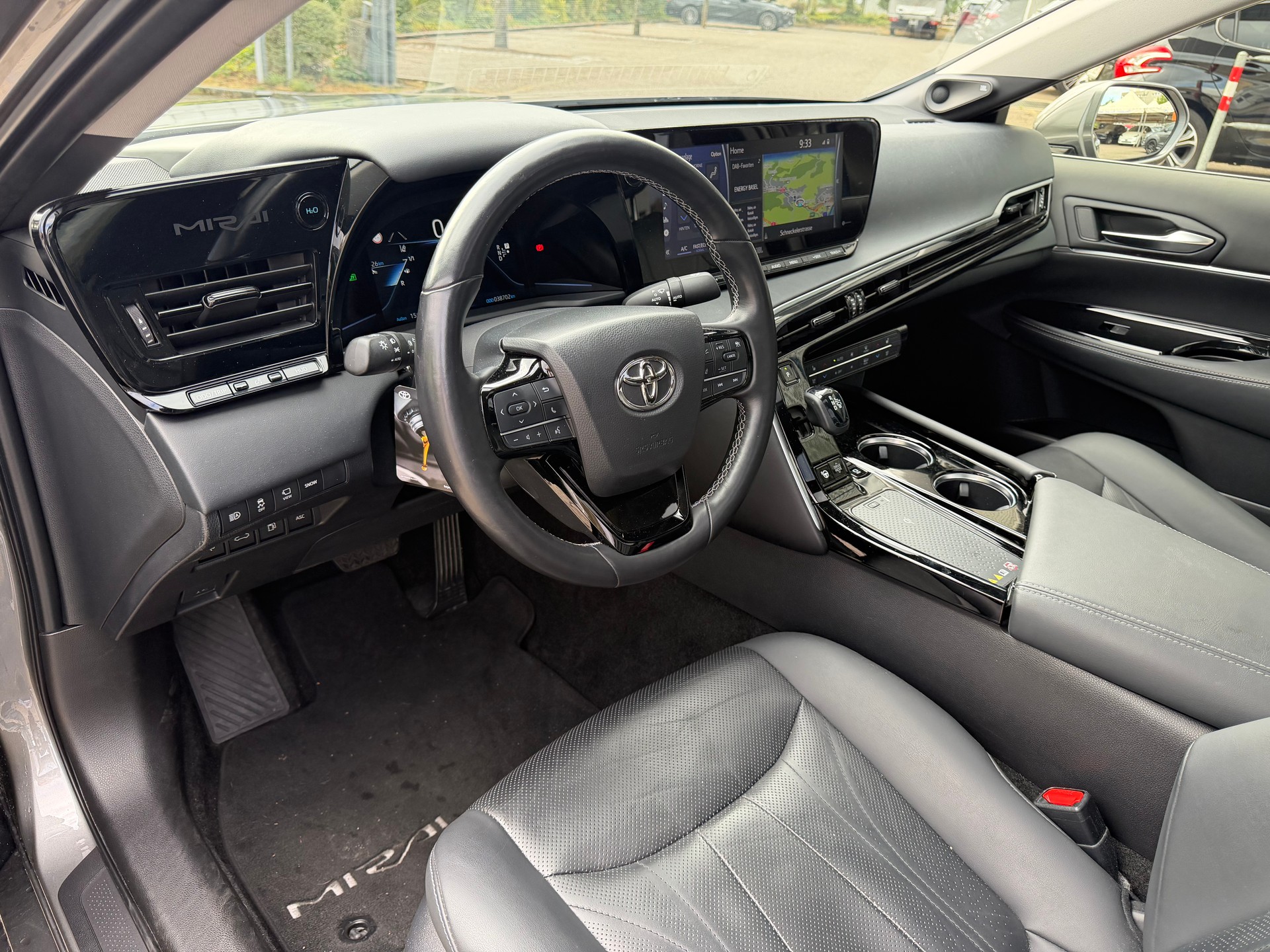 TOYOTA Mirai Fuel cell Platinum-image-8