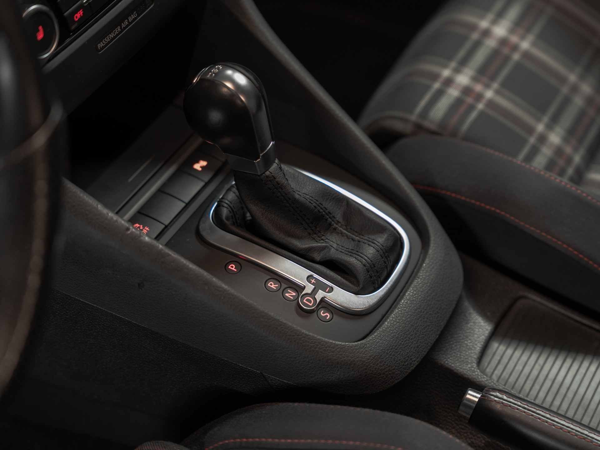 VW Golf 2.0 TSI GTI DSG-image-18