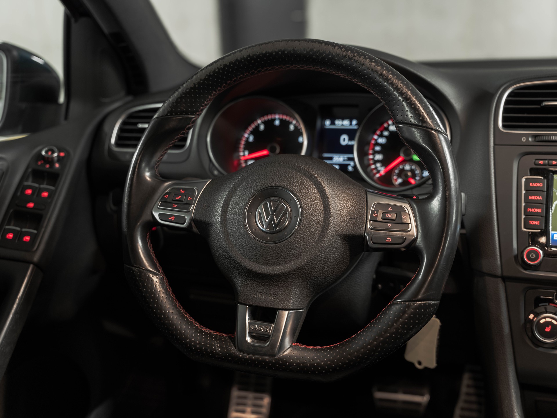 VW Golf 2.0 TSI GTI DSG-image-15