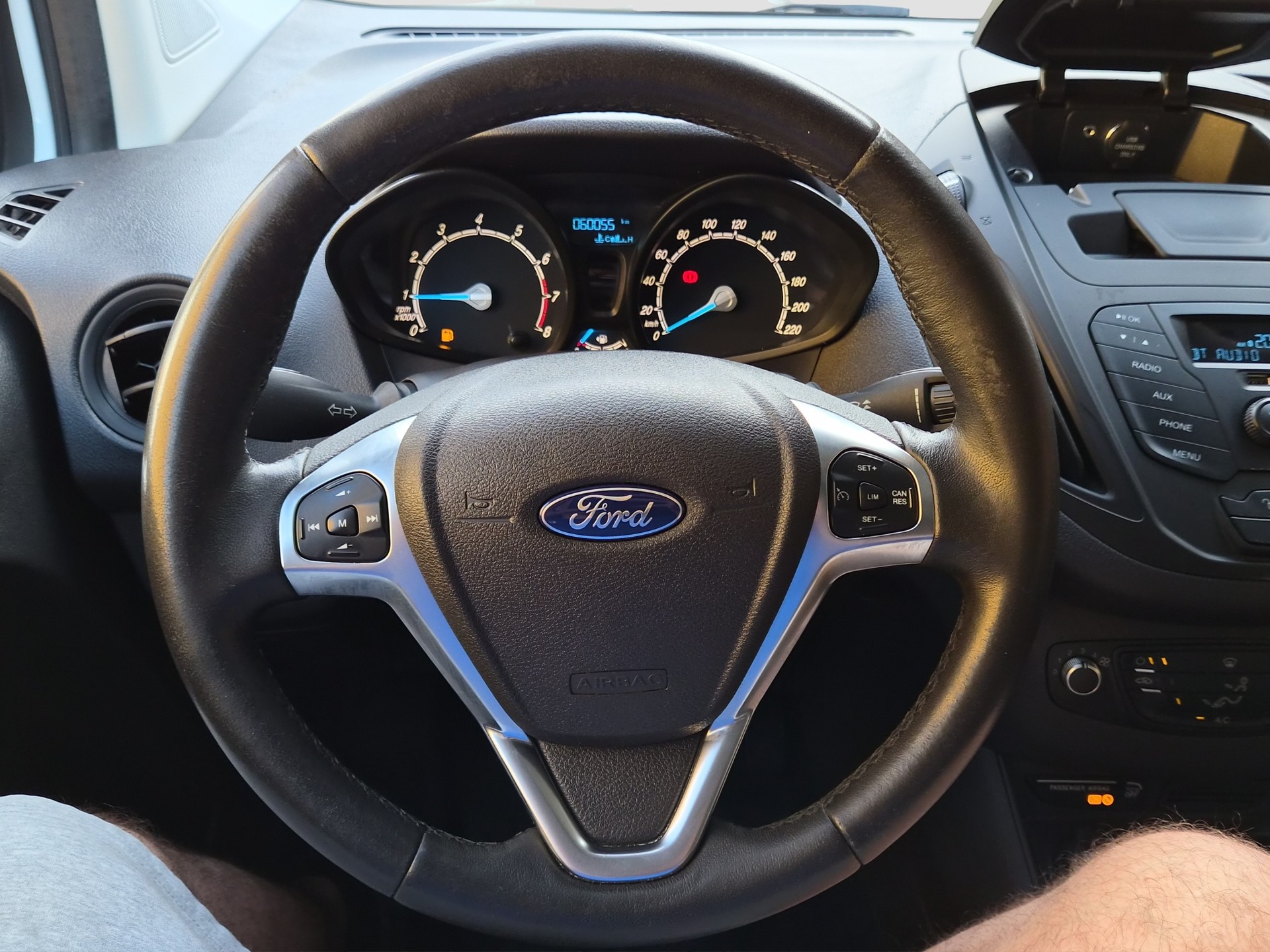 FORD Transit Courier Van 1.0 EcoBoost Trend-image-11
