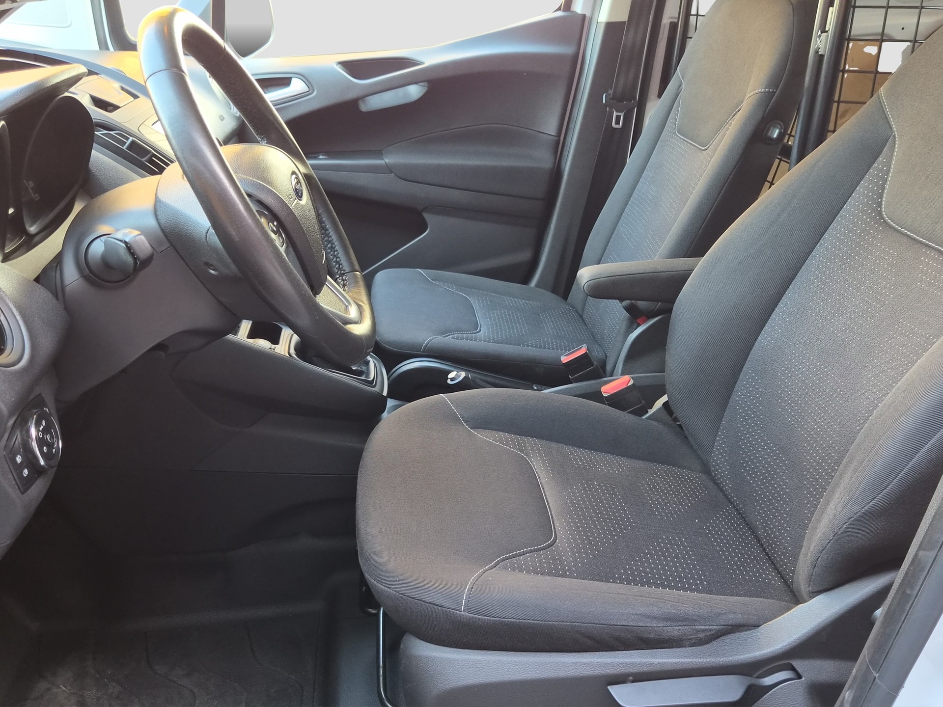 FORD Transit Courier Van 1.0 EcoBoost Trend-image-8