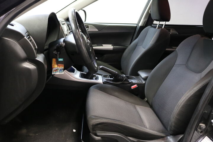 SUBARU Impreza 2.0D Comfort S-image-14