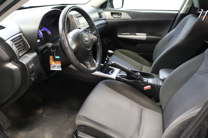 SUBARU Impreza 2.0D Comfort S-image-9