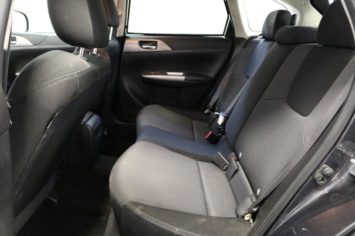 SUBARU Impreza 2.0D Comfort S-image-13