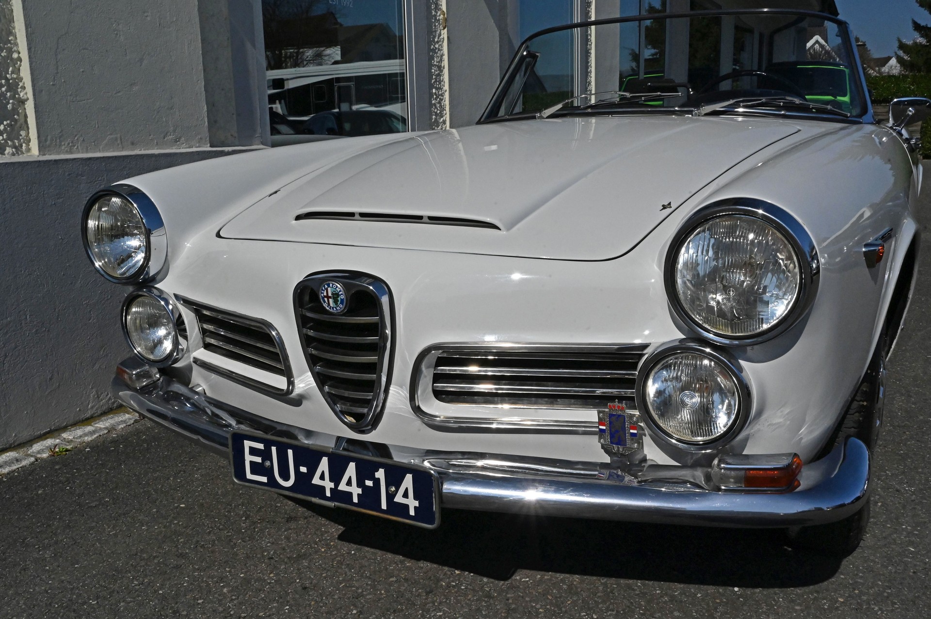 ALFA ROMEO 2600 Touring Spider-image-2