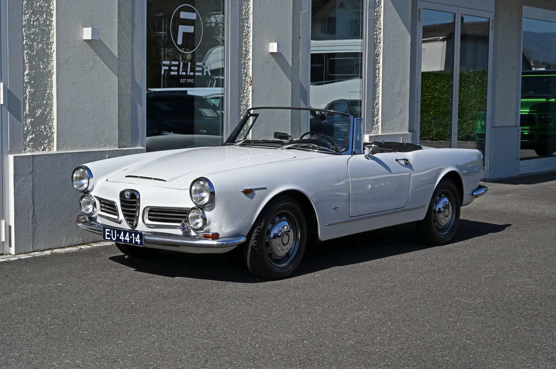 ALFA ROMEO 2600 Touring Spider-image-0