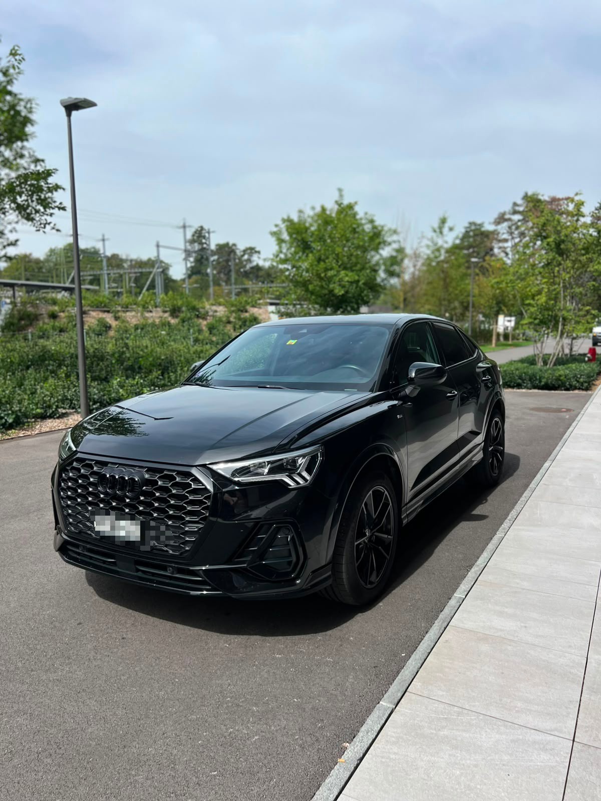 AUDI 1.5 35 TFSI S line Attraction S-Tronic-image-0