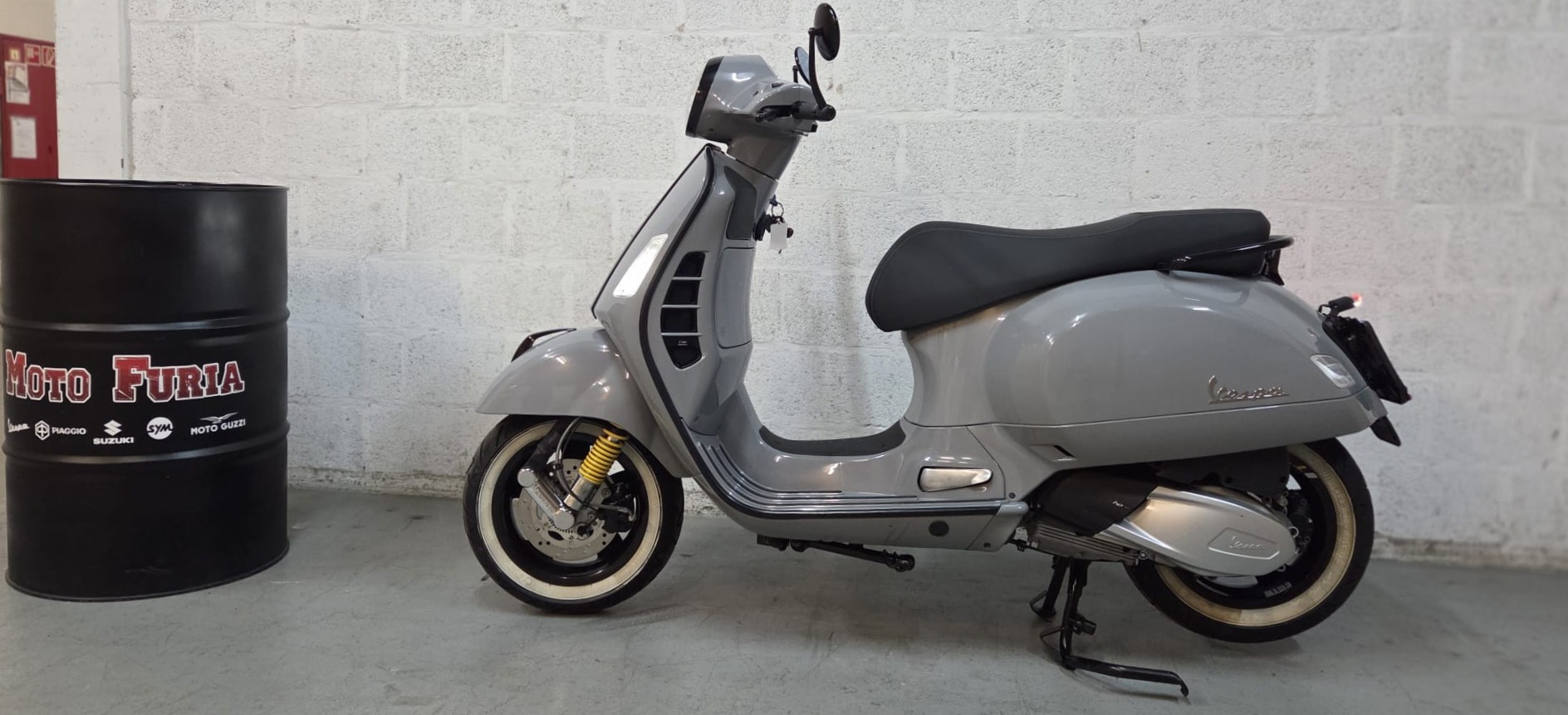 PIAGGIO Vespa GTS 300 HPE Super Tech ABS/ASR-showroom-element-3