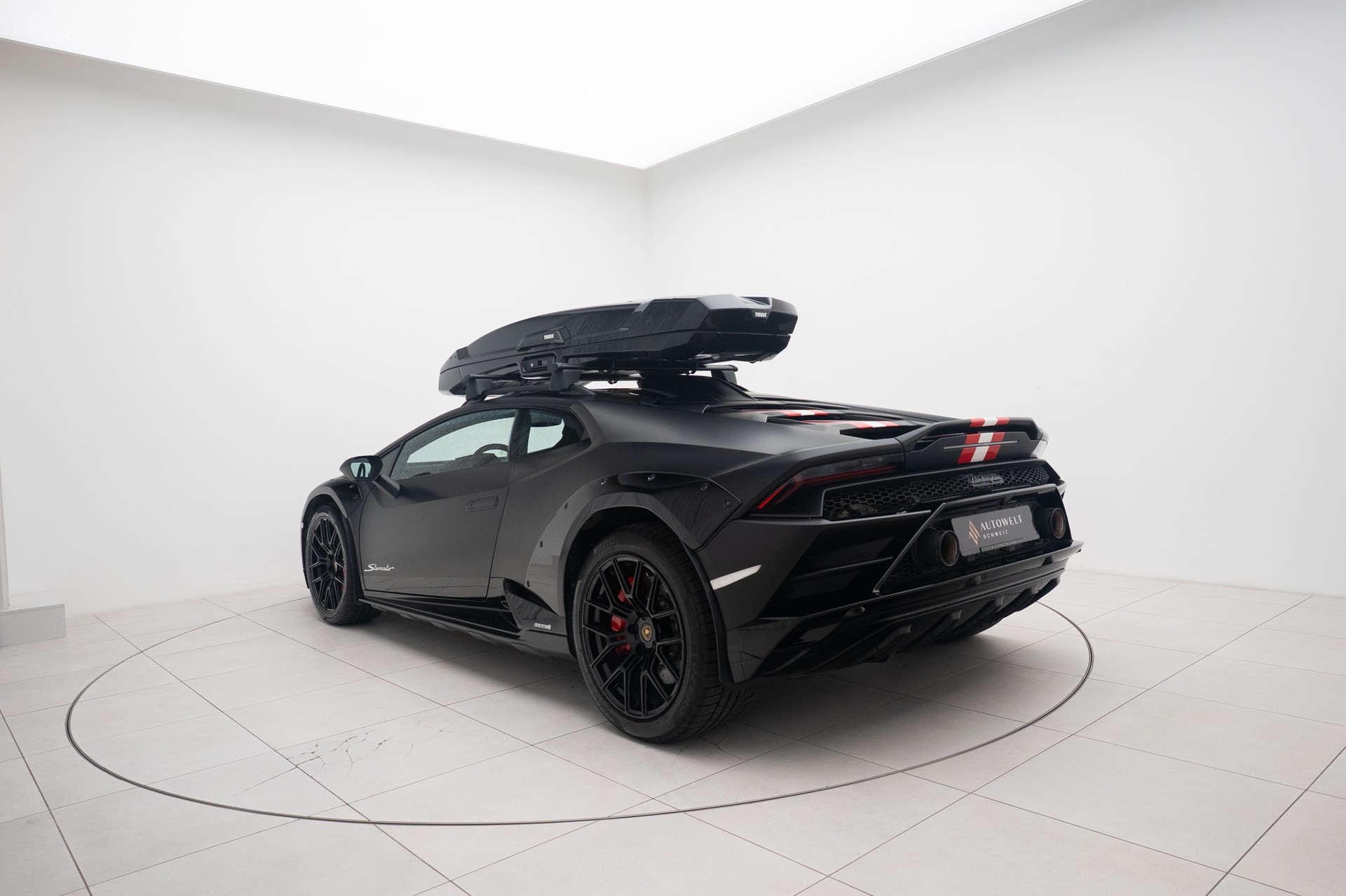 LAMBORGHINI Huracan Sterrato / 1 of 1499-image-2