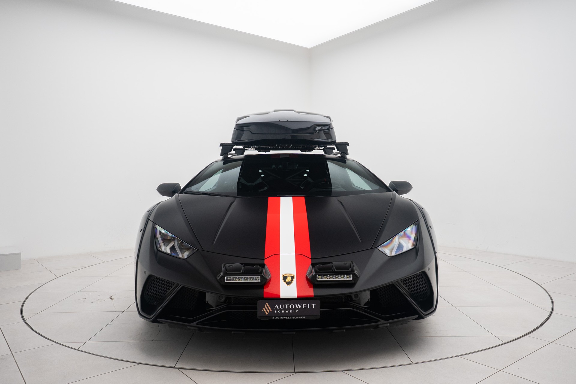 LAMBORGHINI Huracan Sterrato / 1 of 1499-image-3