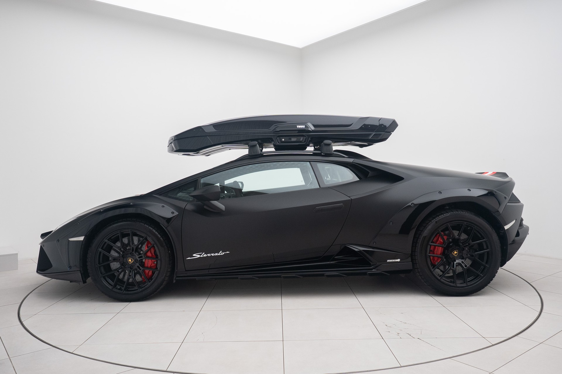 LAMBORGHINI Huracan Sterrato / 1 of 1499-image-1