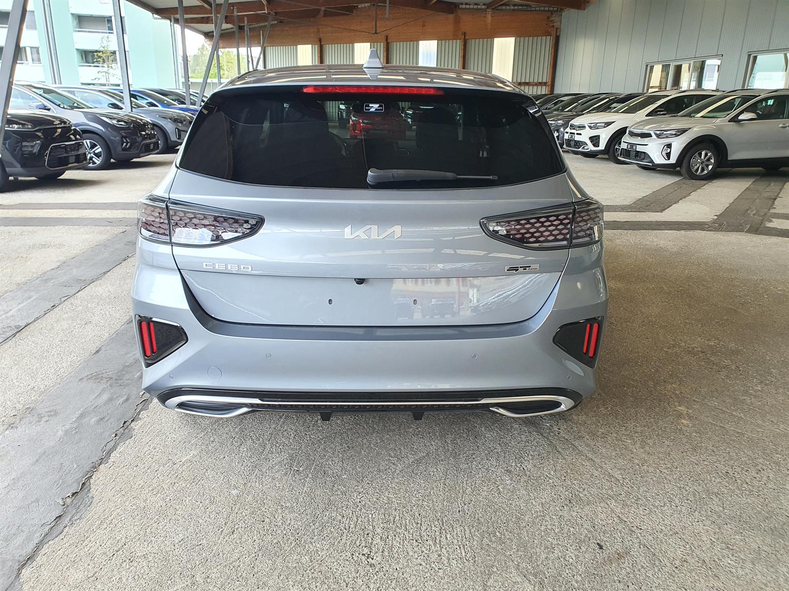 KIA Ceed 1.5 T-GDi MHEV GT-Line-showroom-element-3