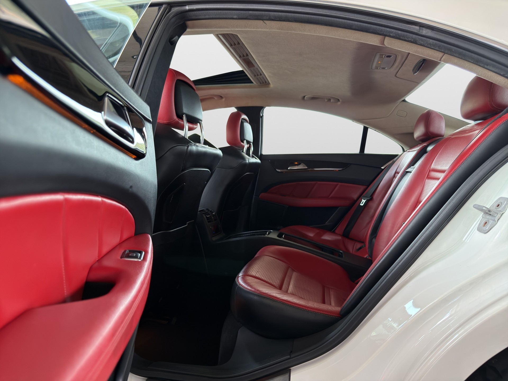 MERCEDES-BENZ CLS 63 AMG S Executive 4Matic Speedshift MCT0*Frisch ab MFK*-image-13