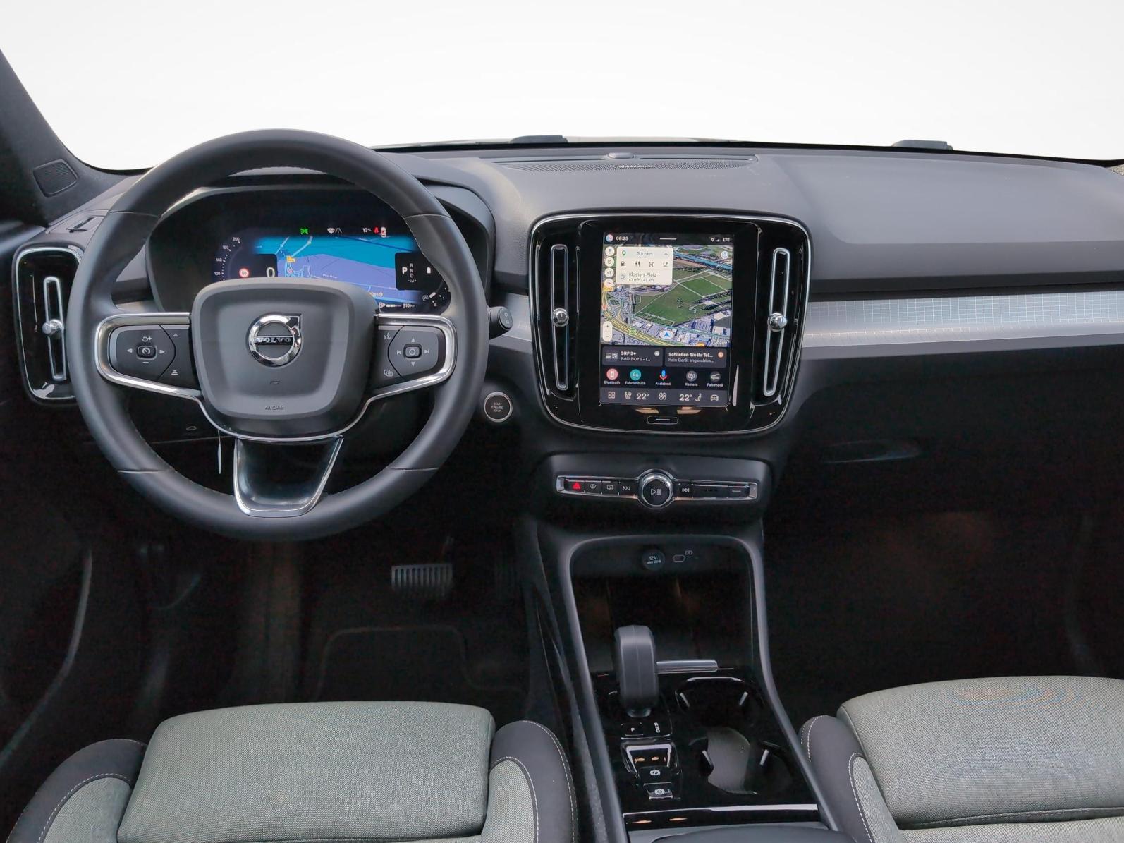 VOLVO XC40 2.0 B4 MH Plus Dark AWD-image-8