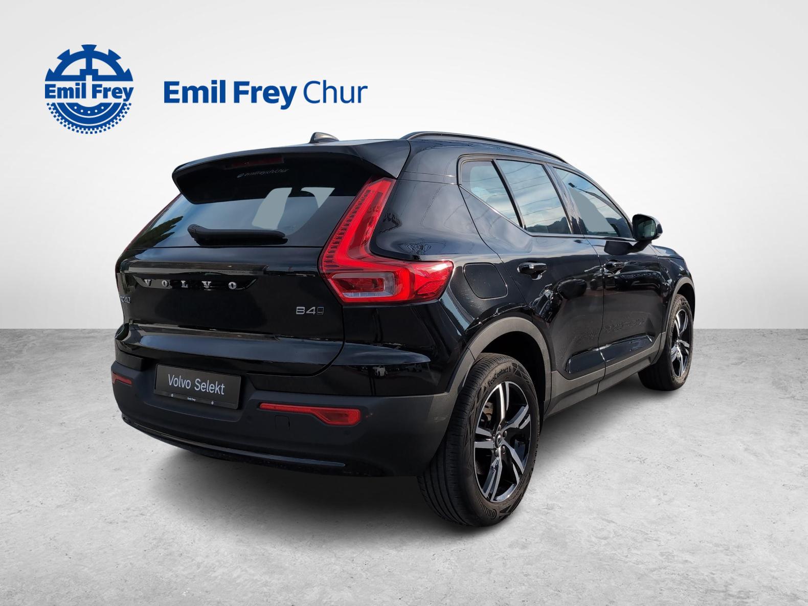 VOLVO XC40 2.0 B4 MH Plus Dark AWD-image-4