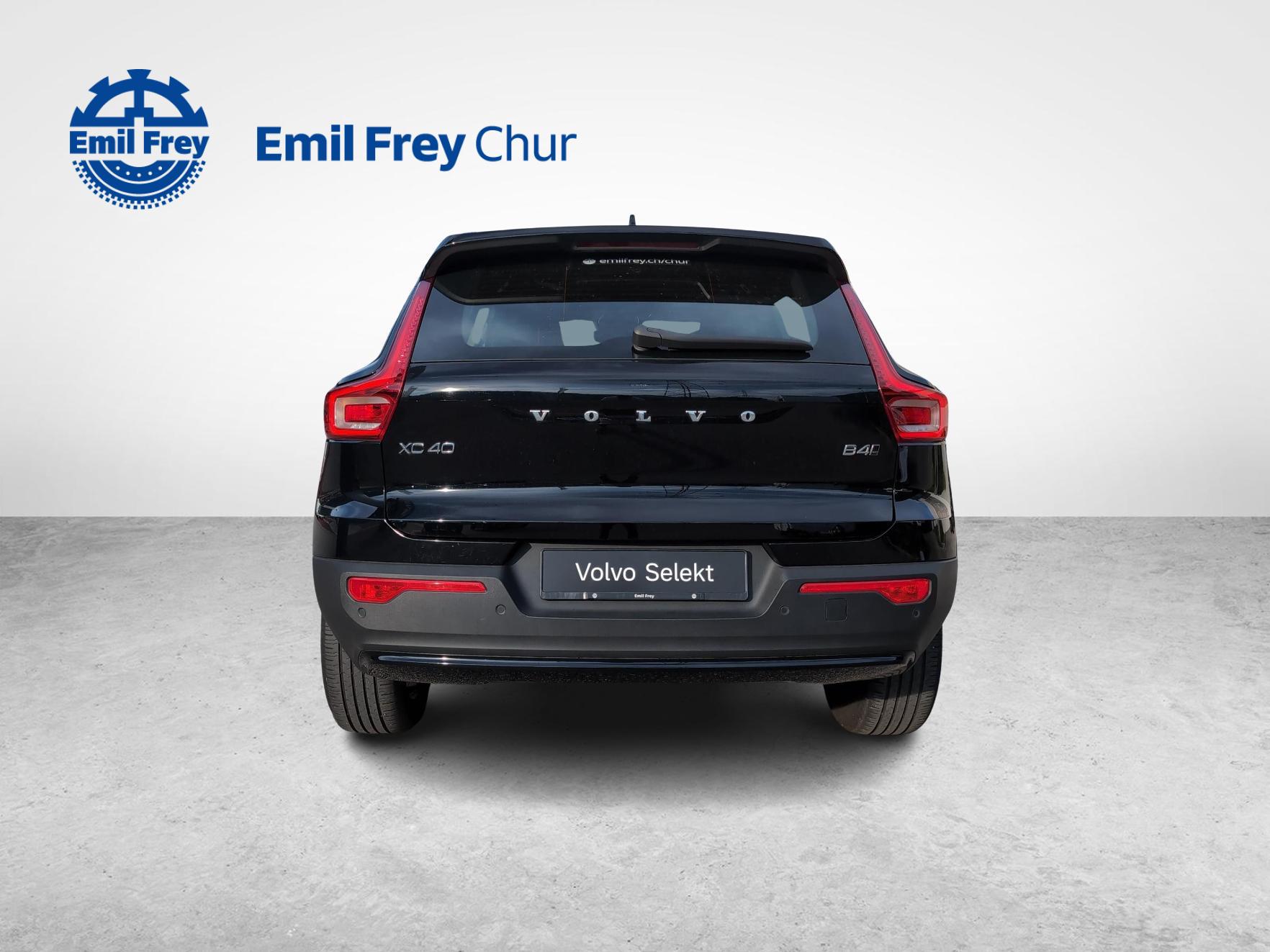 VOLVO XC40 2.0 B4 MH Plus Dark AWD-image-3