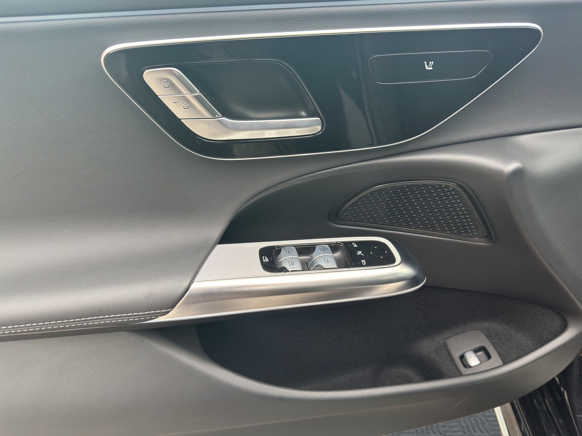 MERCEDES-BENZ E 200 T 9G-Tronic 4Matic AMG Line Advanced-image-9