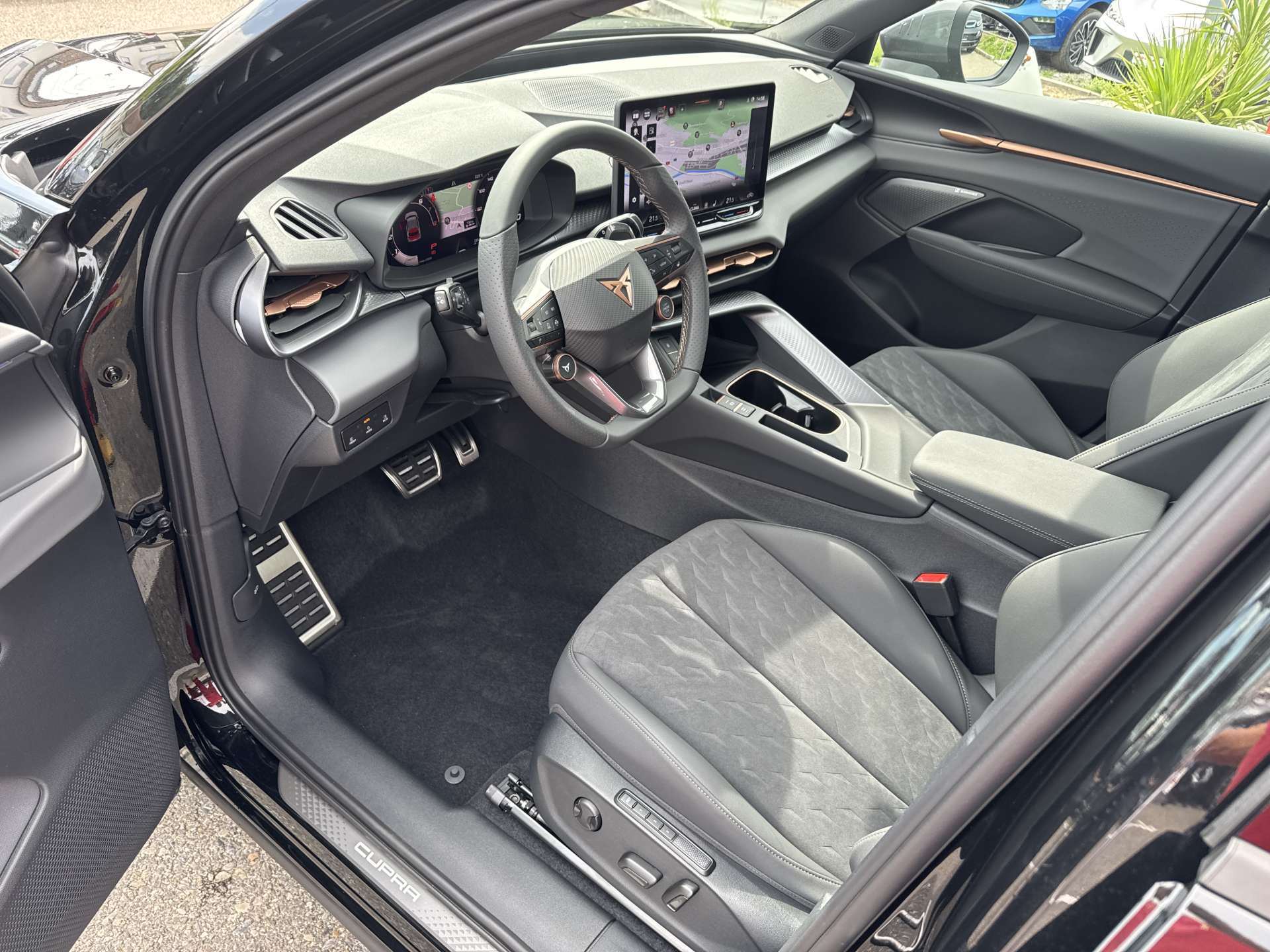 CUPRA Terramar 2.0 TSi 4Drive VZ 265PS DSG-Automat-image-5