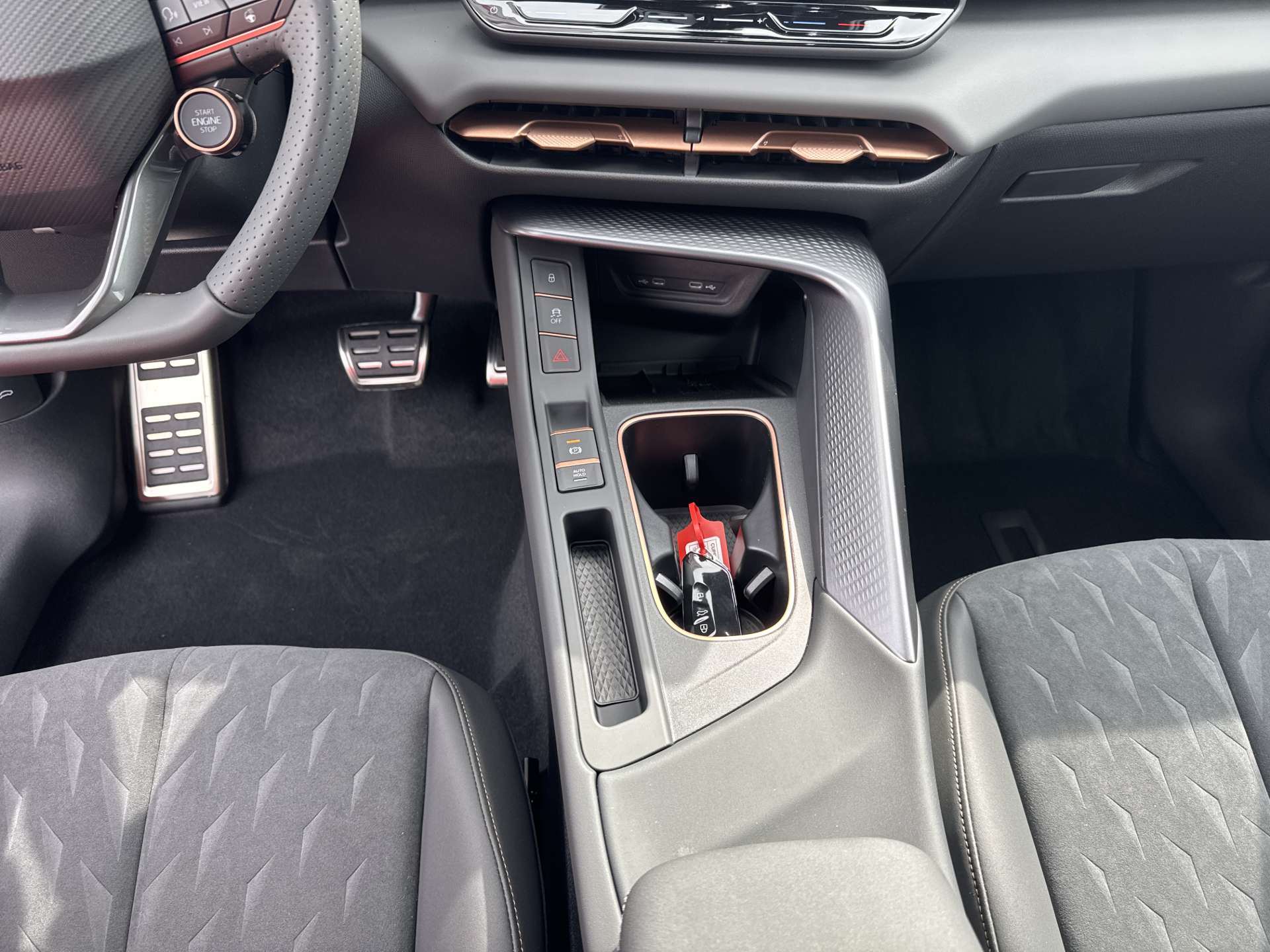 CUPRA Terramar 2.0 TSi 4Drive VZ 265PS DSG-Automat-image-11