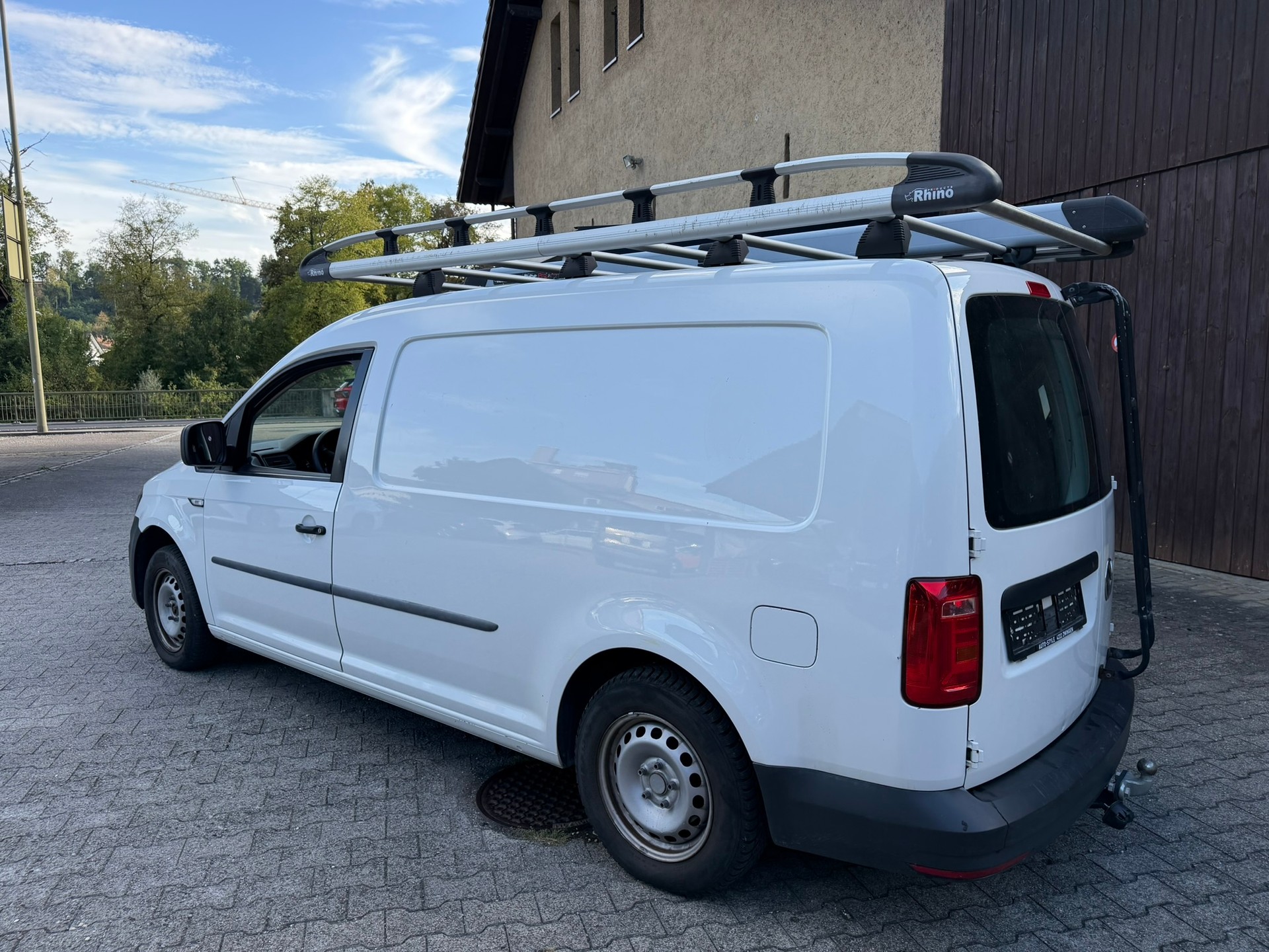 VW Caddy Maxi 2.0TDI BlueMotion Technology-image-5