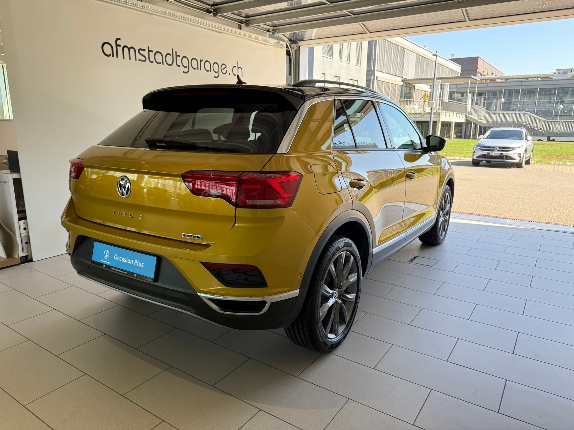 VW T-Roc 2.0 TSI Advance DSG 4Motion-image-5