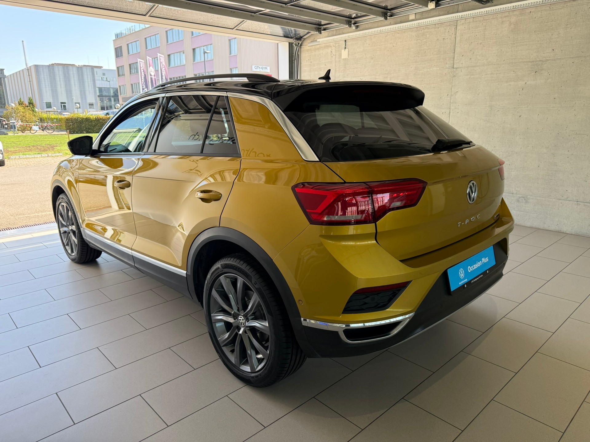 VW T-Roc 2.0 TSI Advance DSG 4Motion-image-3