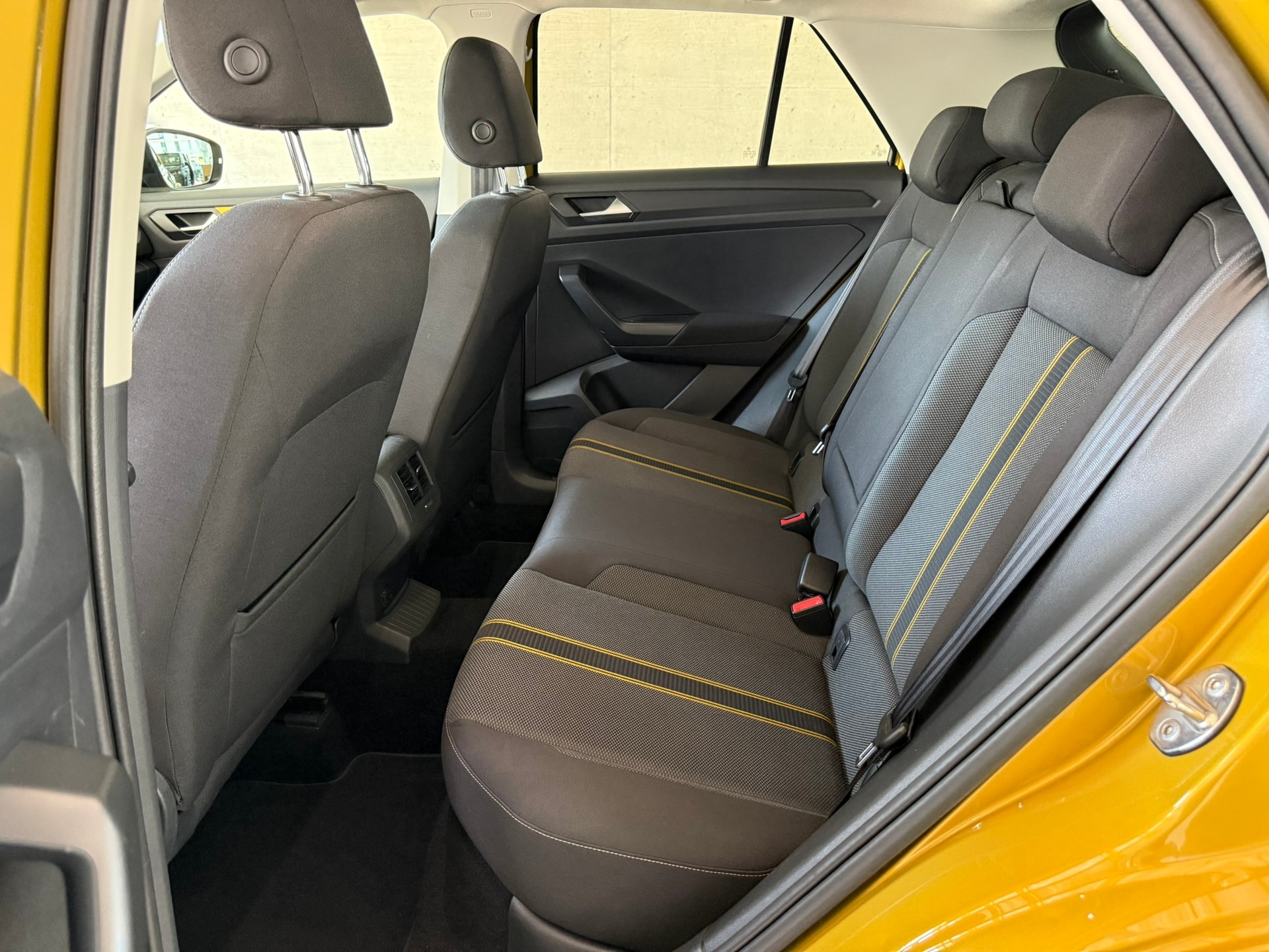 VW T-Roc 2.0 TSI Advance DSG 4Motion-image-8