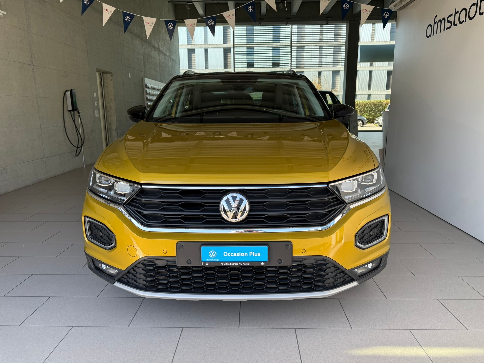 VW T-Roc 2.0 TSI Advance DSG 4Motion-image-1