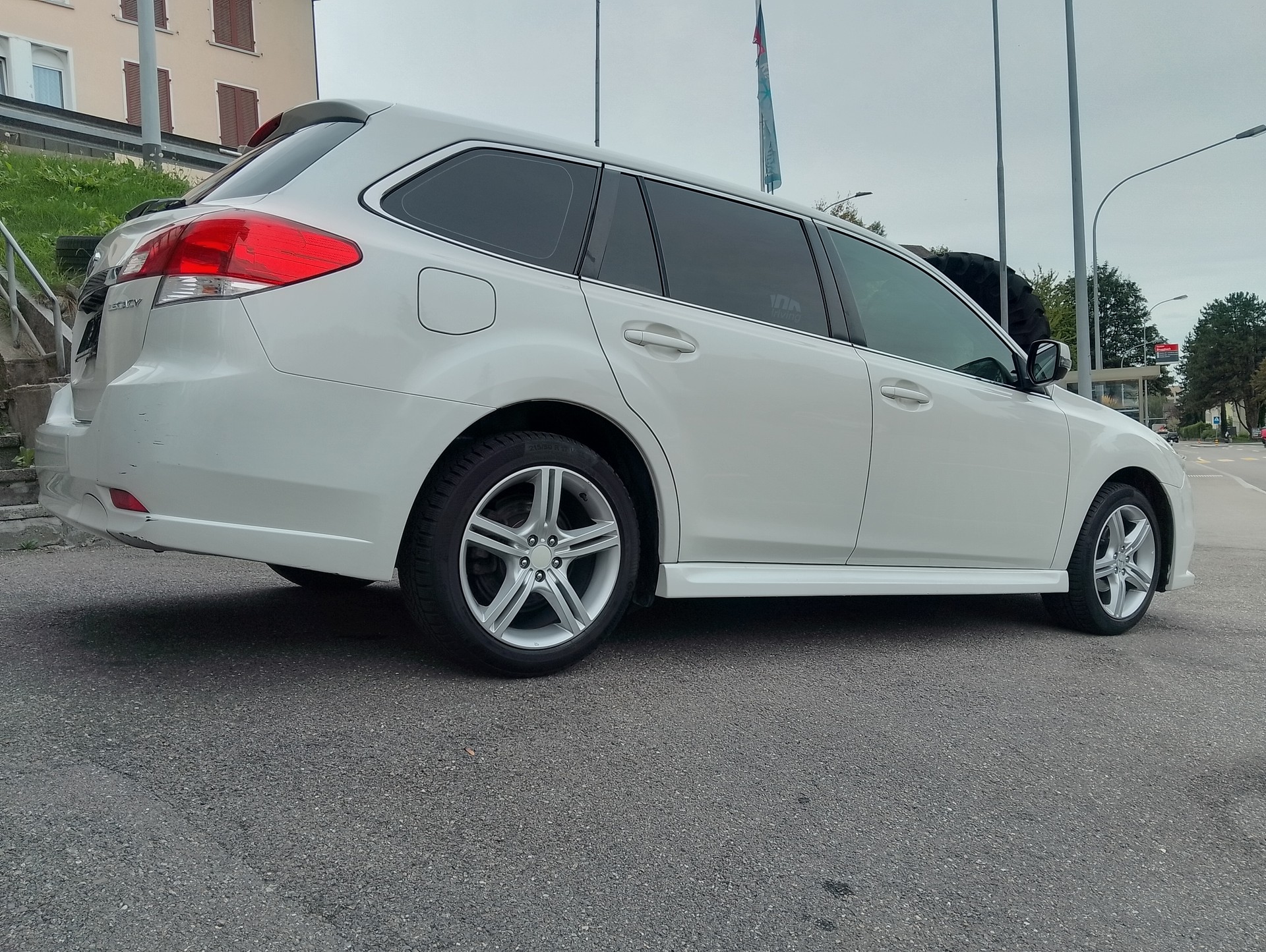 SUBARU Legacy 2.0i Swiss AWD Lineartronic-image-8