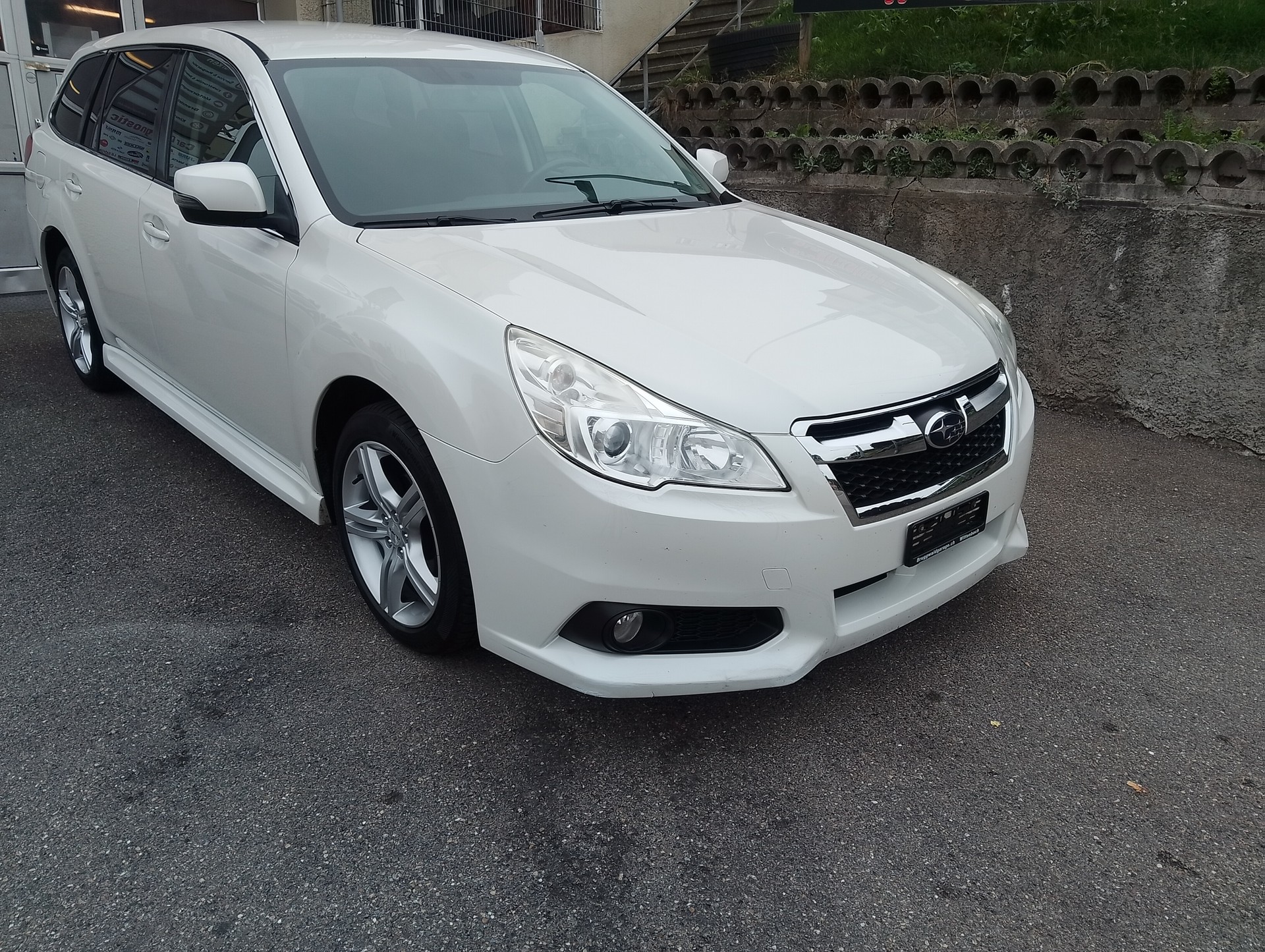 SUBARU Legacy 2.0i Swiss AWD Lineartronic-image-3