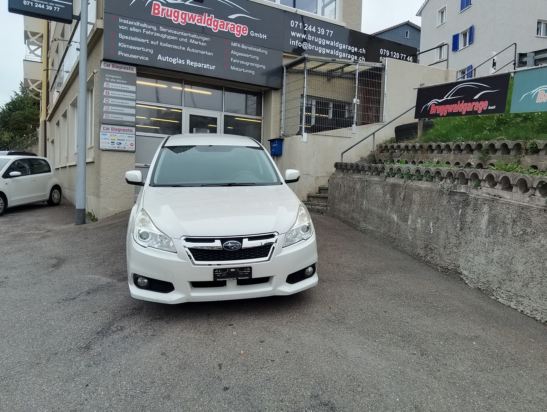 SUBARU Legacy 2.0i Swiss AWD Lineartronic-image-0