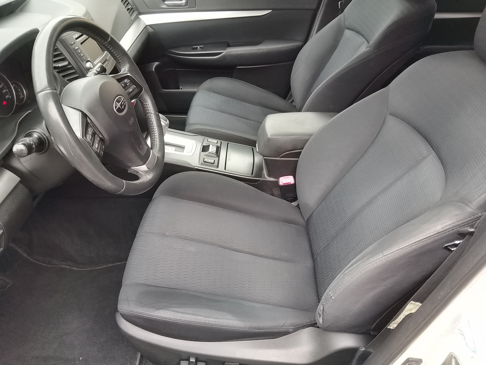 SUBARU Legacy 2.0i Swiss AWD Lineartronic-image-12