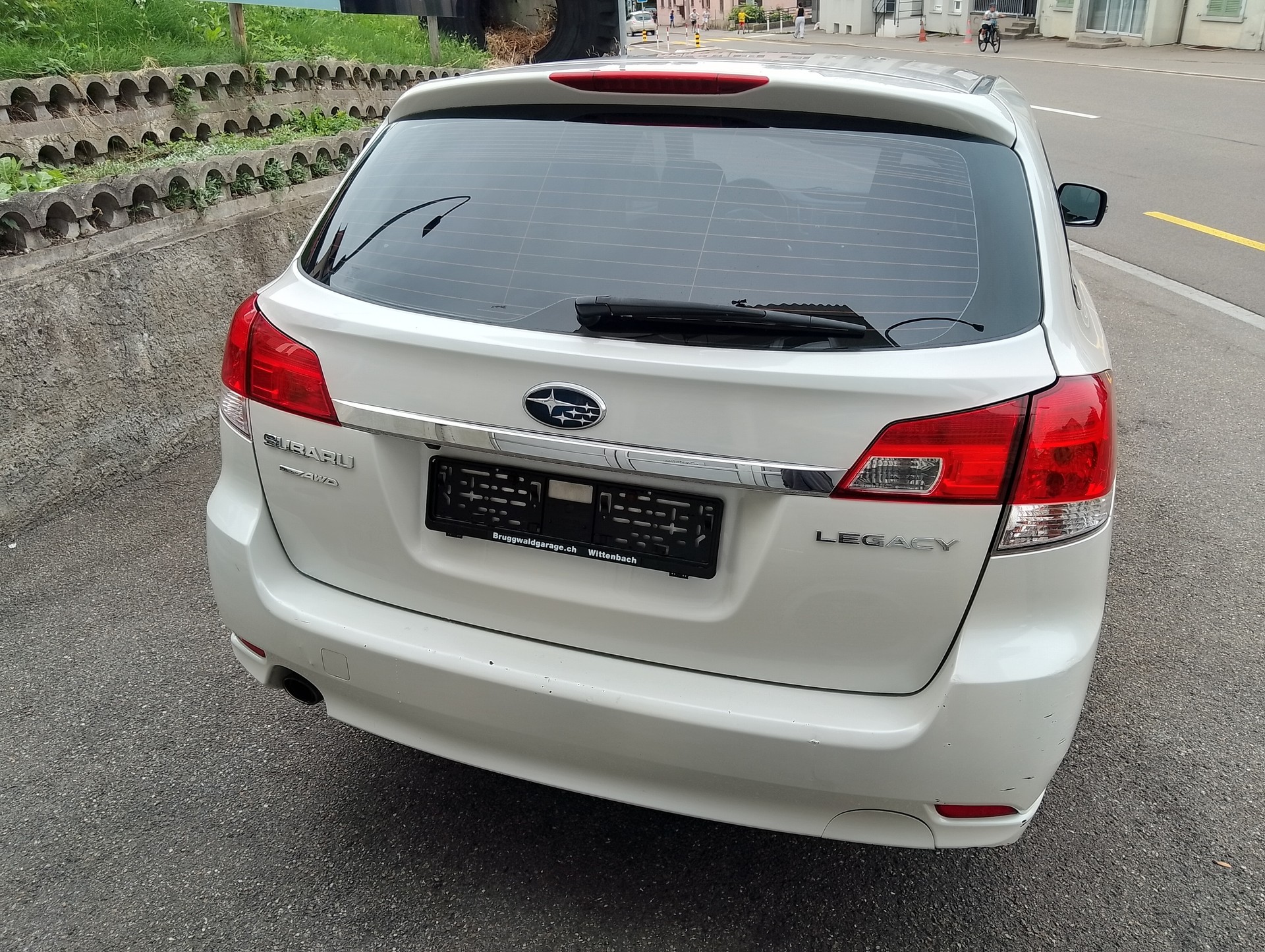 SUBARU Legacy 2.0i Swiss AWD Lineartronic-image-9