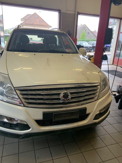 KGM-SsangYong Rexton RX200 e-XDi Crystal 2WD-image-2