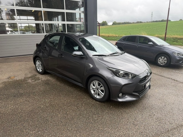 TOYOTA Yaris 1.5 Trend e-CVT-image-0