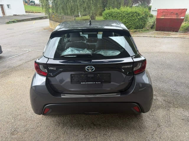 TOYOTA Yaris 1.5 Trend e-CVT-image-5