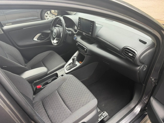 TOYOTA Yaris 1.5 Trend e-CVT-image-9