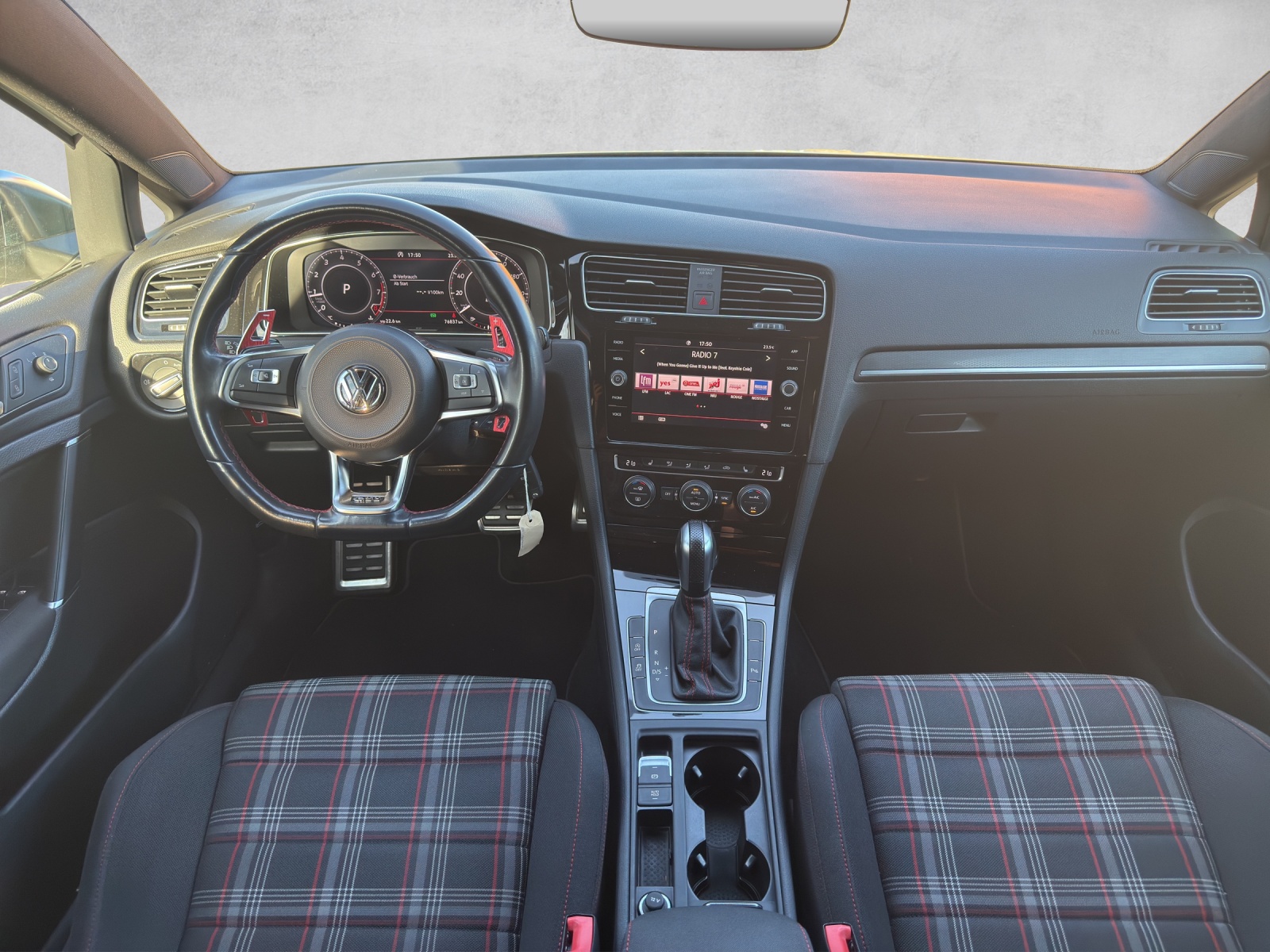 VW Golf 2.0 TSI GTI Performance DSG-image-9